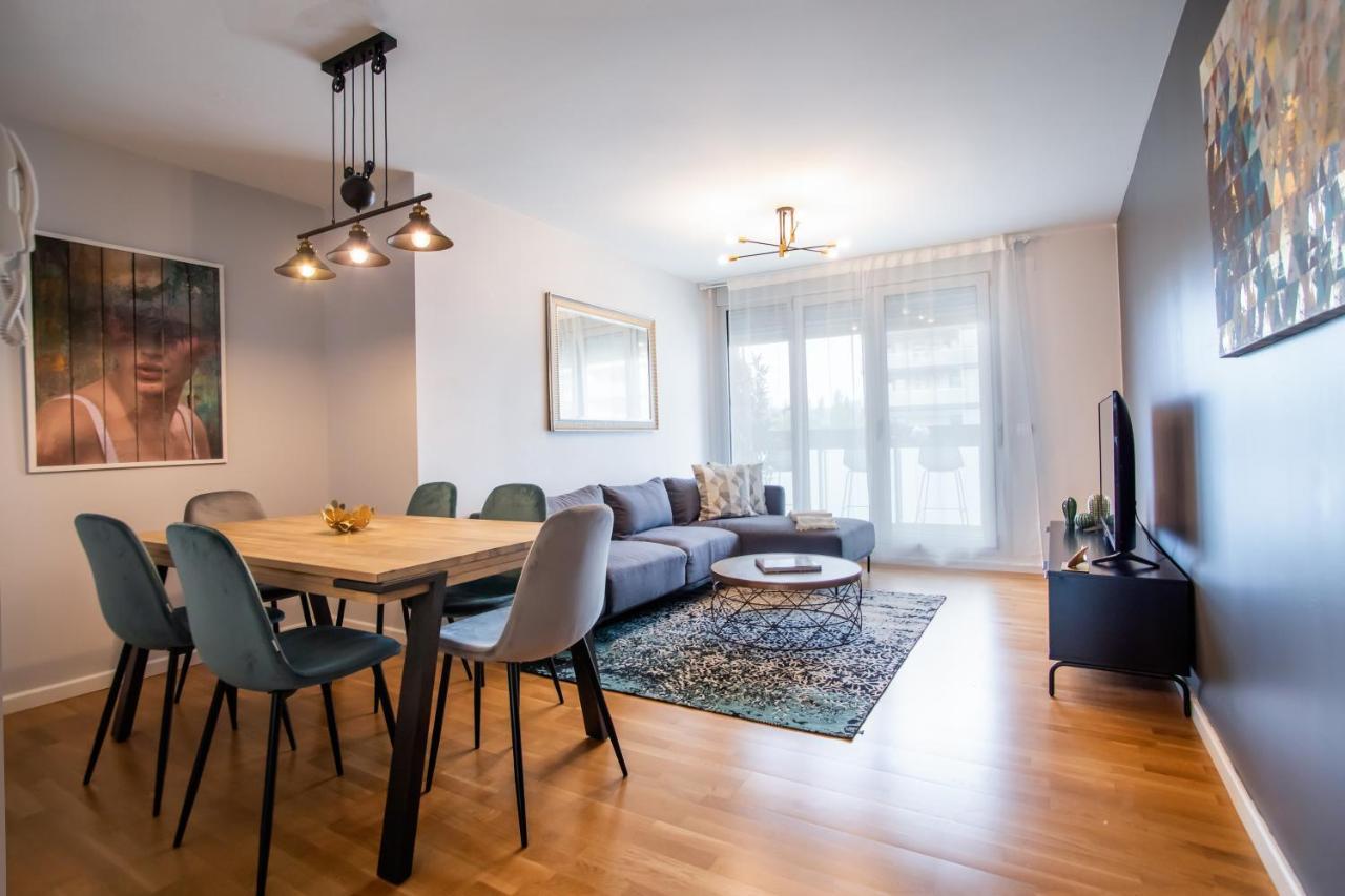 Tendency Apartments Forum ซานต์อาเตรียเดเบซอซ ภายนอก รูปภาพ