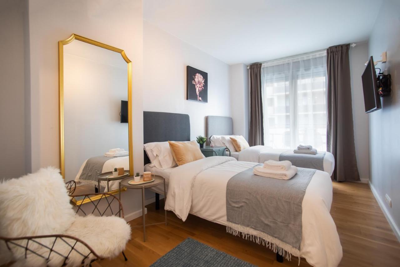 Tendency Apartments Forum ซานต์อาเตรียเดเบซอซ ภายนอก รูปภาพ