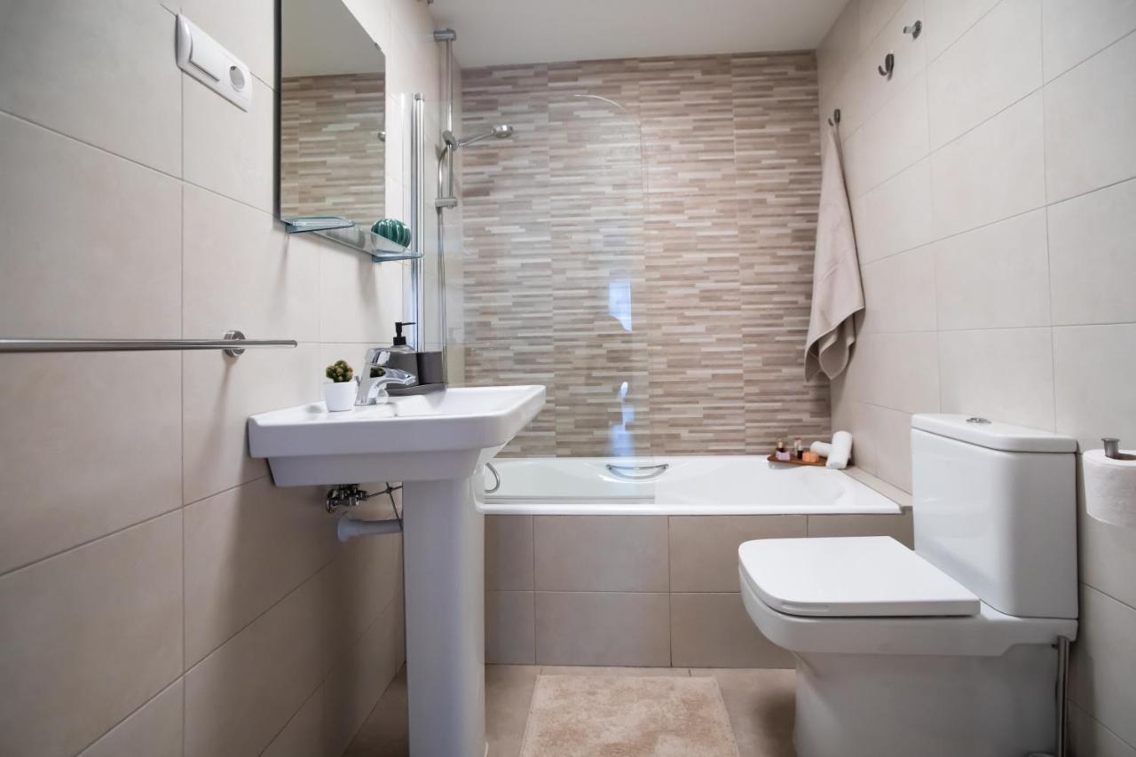 Tendency Apartments Forum ซานต์อาเตรียเดเบซอซ ภายนอก รูปภาพ